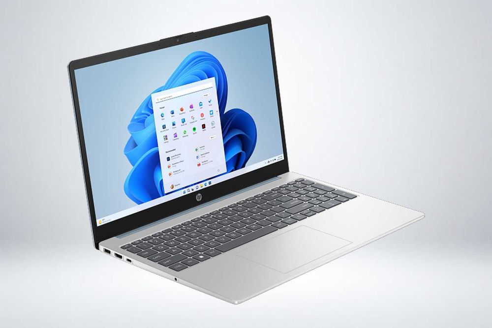 HP Laptop 15 / Core Ultra 5 / 8GB DDR5 / 512GB SSD / Touch /Windows 11
