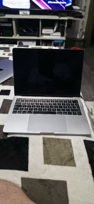 Mackbook pro 13 inch A1708 pentru piese