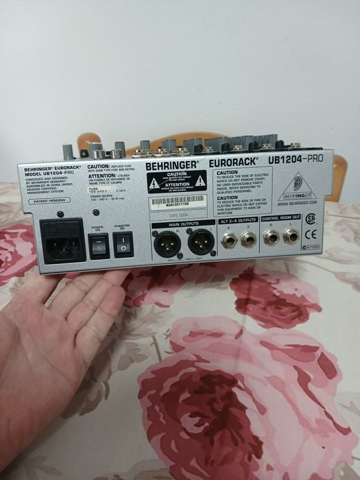 Vand mixer behringer