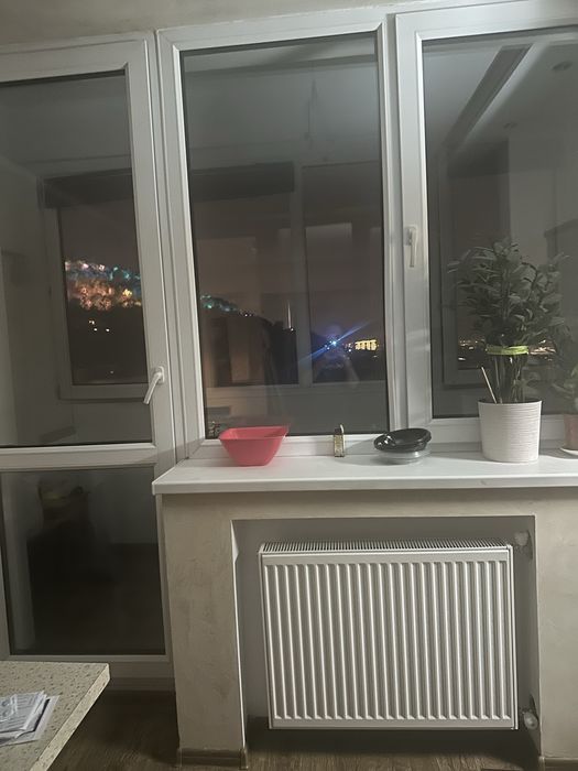 Окна пластиковые , белые.