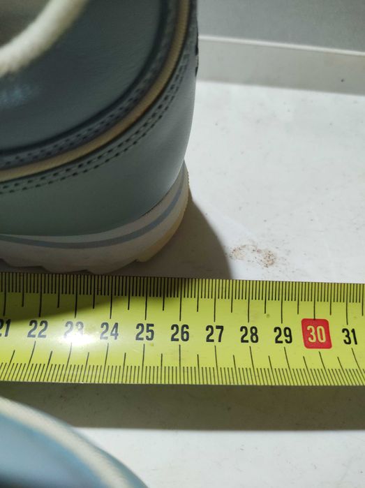 Продавам дамски маратонки