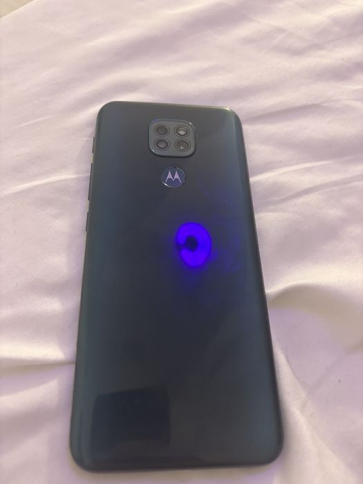 2 telefone Motorola G play si svmsung A50