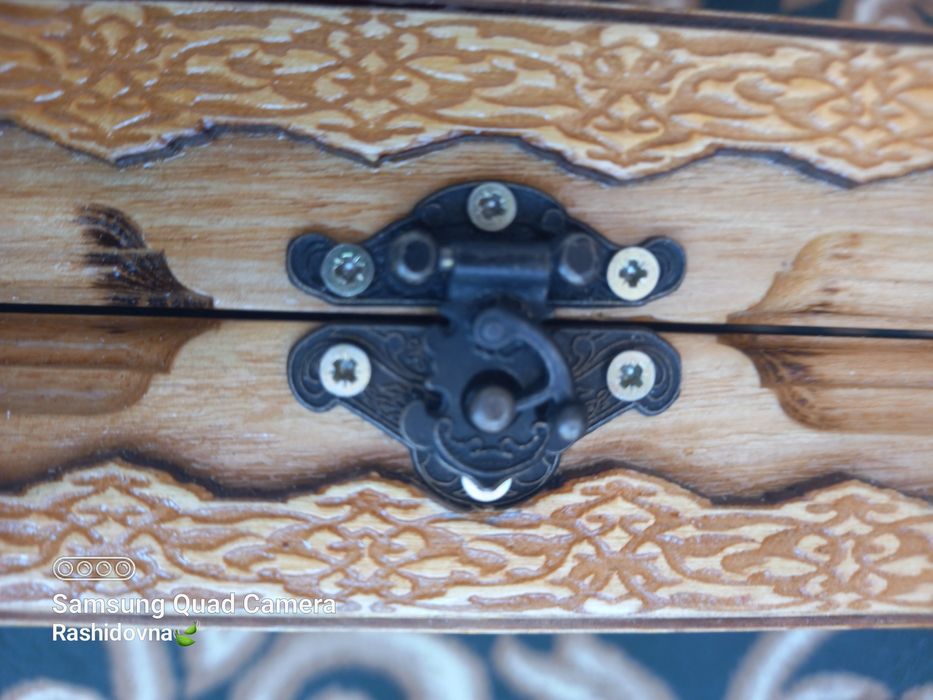 Naroda , eng sifatlisi, holati  zõr, hamma narsasi joyida .