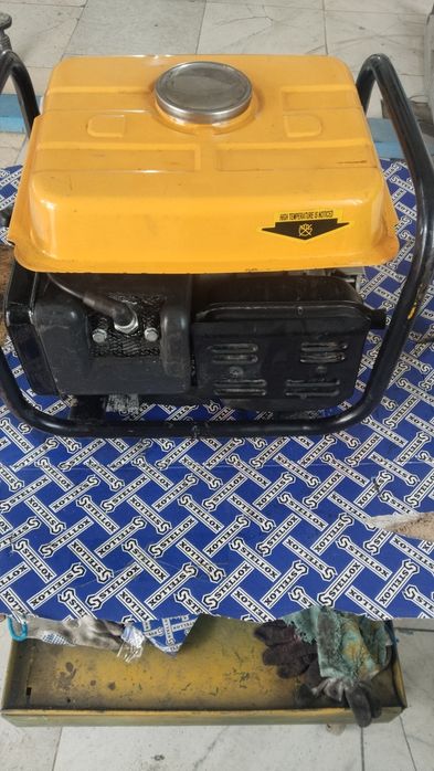 Продам бензиновый генератор 1.2 кв