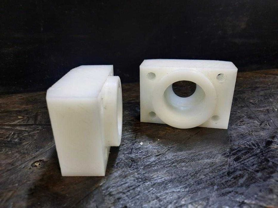 Debitare, strunjire,frezare, prelucrari CNC mase plastice