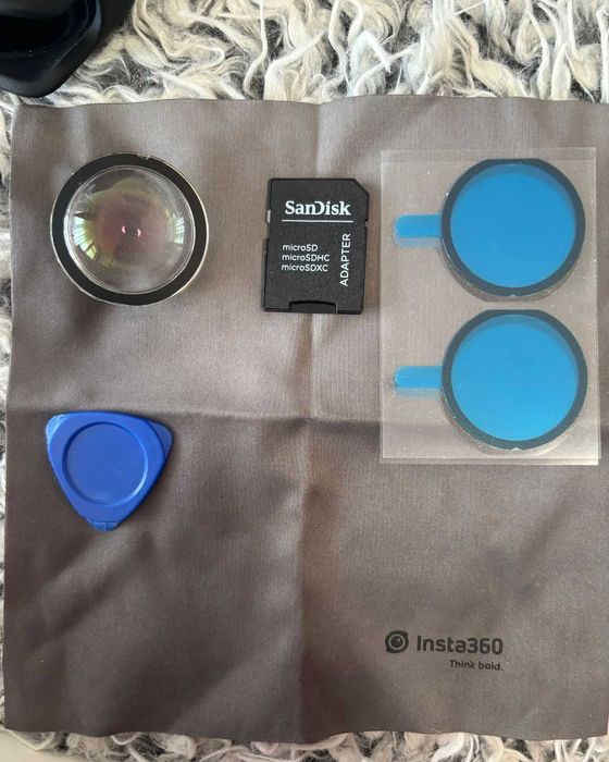 Екшън камера INSTA 360 X3 + АКСЕСОАРИ