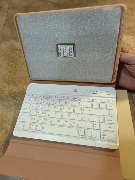 Безжична клавиатура и кейс за таблет 10 инча