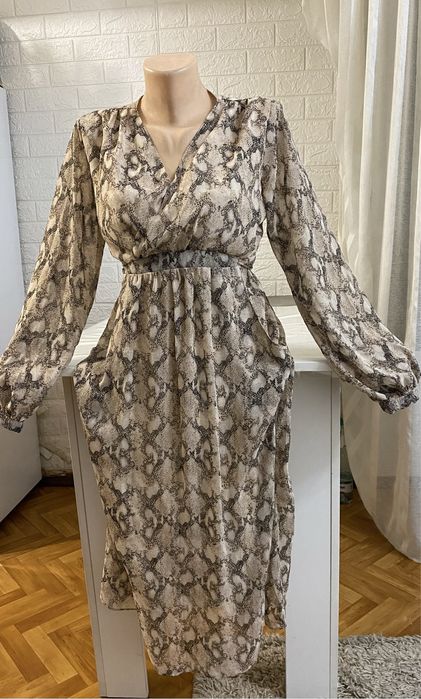 Продам красивые платья.