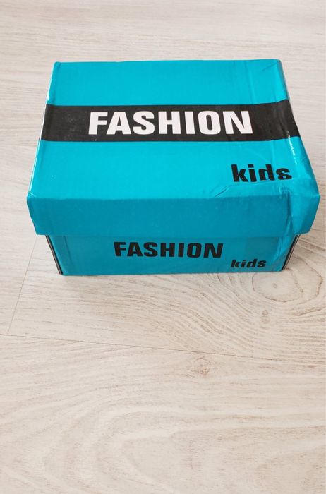 Детски светещи маратонки