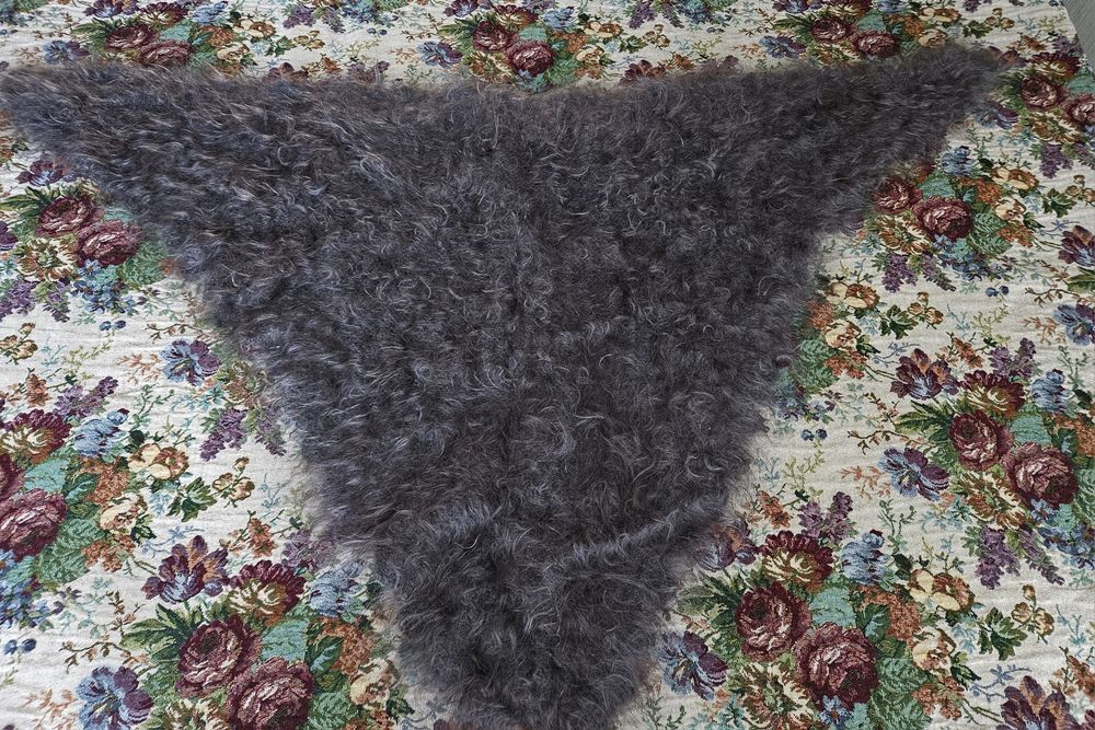 Шаль ( косынка) состояние -  новая.