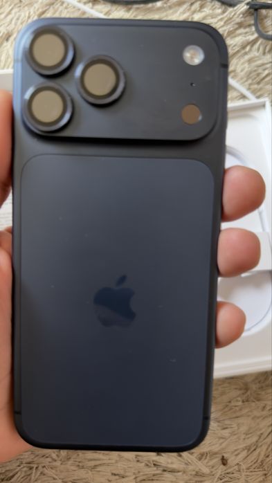 Iphone 17 pro max нов