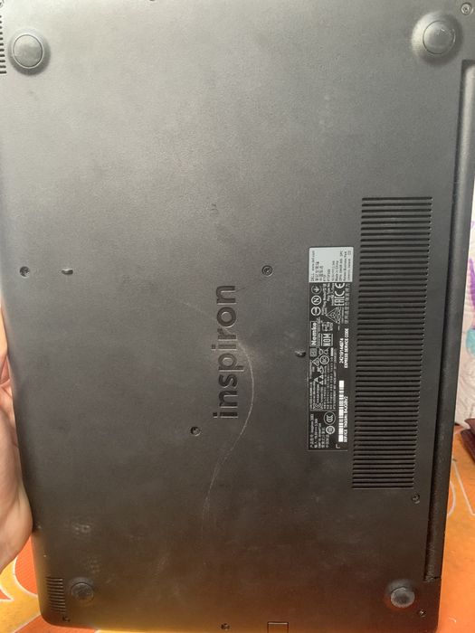 Лаптоп DELL Inspiron използван!