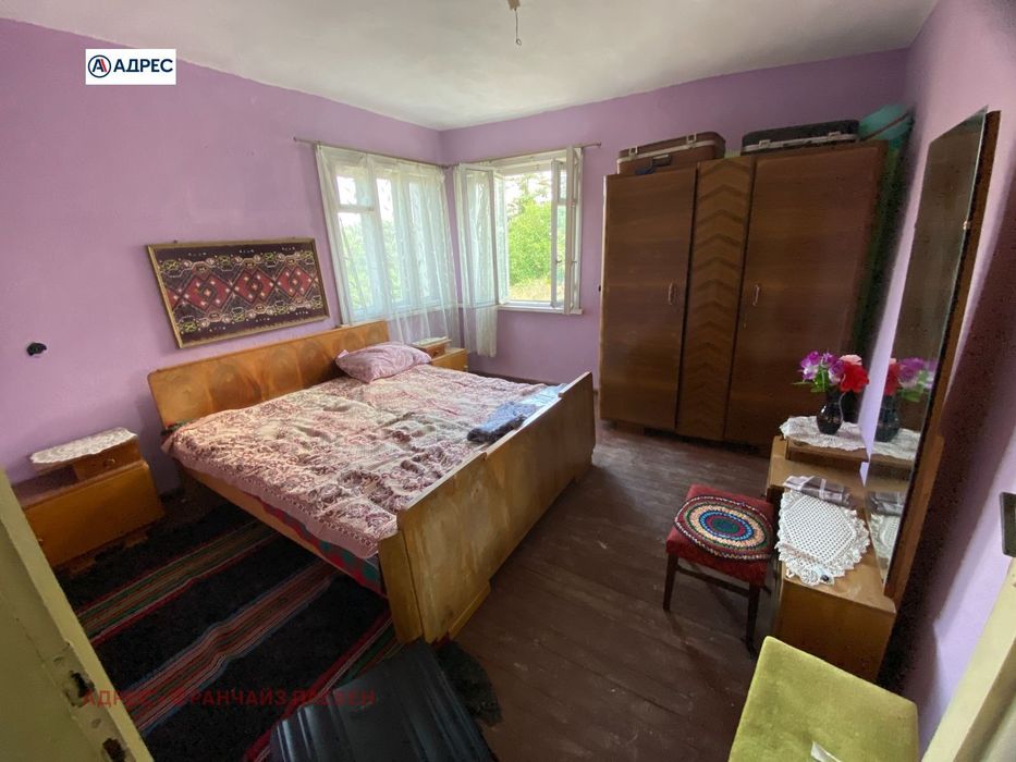 Къща в Враца, област-с.Баница площ 106 цена 25000