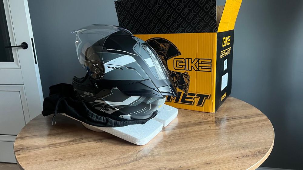 Мотошлем L размера