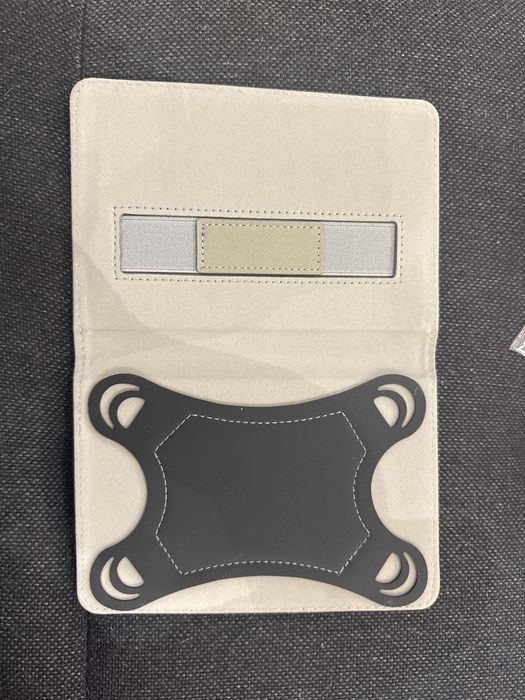 Калъф за електронен четец/книга чисто нов 17/12см