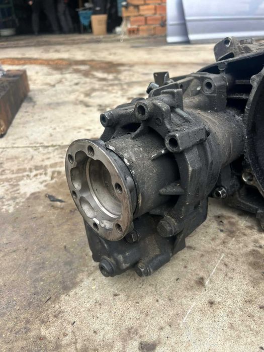 6 степенна ръчна Скоростна кутия FUQ и раздатка  Audi A3 quattro 2.0 TDi 2004г