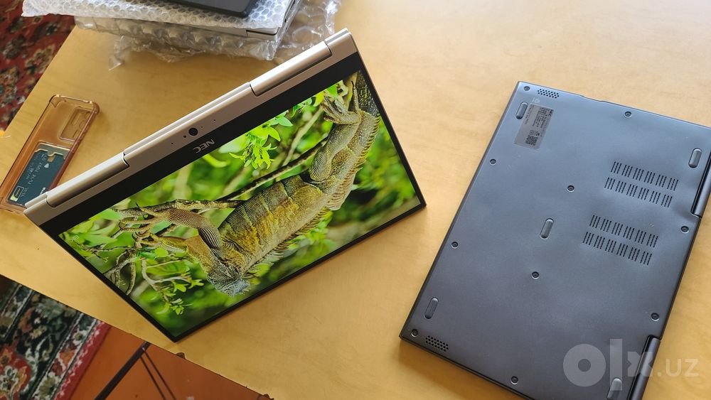 NEC LaVie — i5-7200U | 4GB RAM | 128GB SSD | 13.3" FHD Touch 360