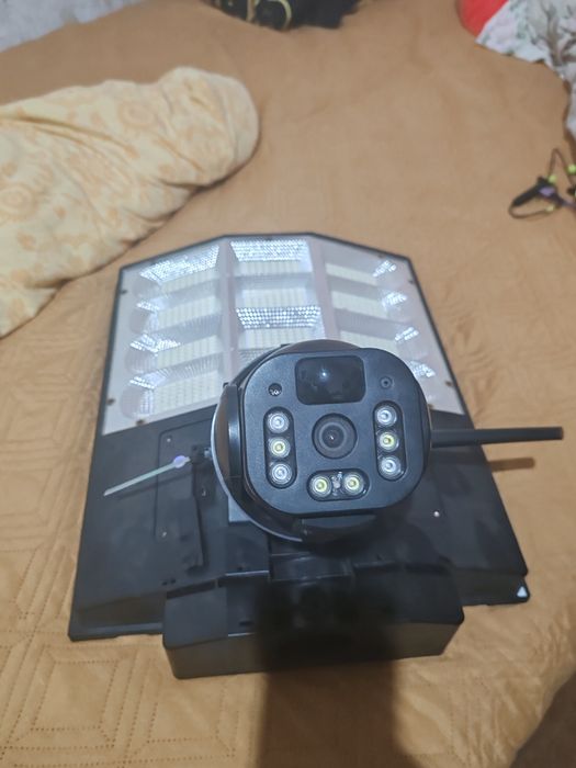 Camera supraveghere solara