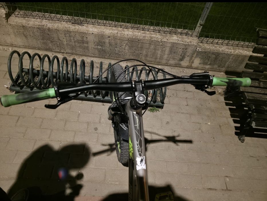 Bicicleta full suspension merida