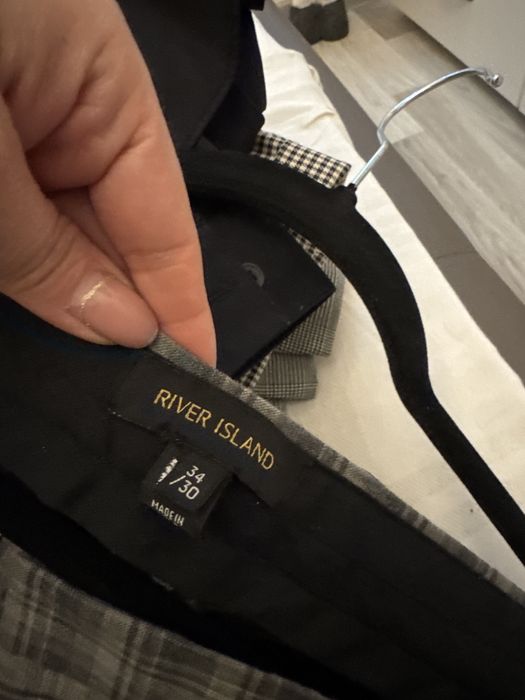 Pantaloni barbati River Island 34/30