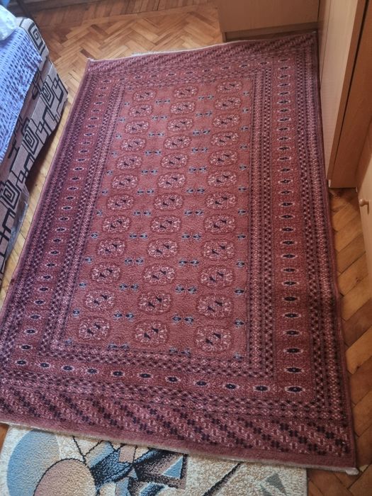 Covor cărămiziu visiniu