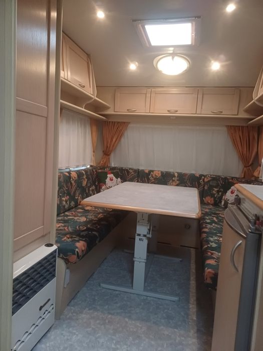 Vind rulota HOME - CAR  , gup CHATEAU, model 445  , import Olanda  .