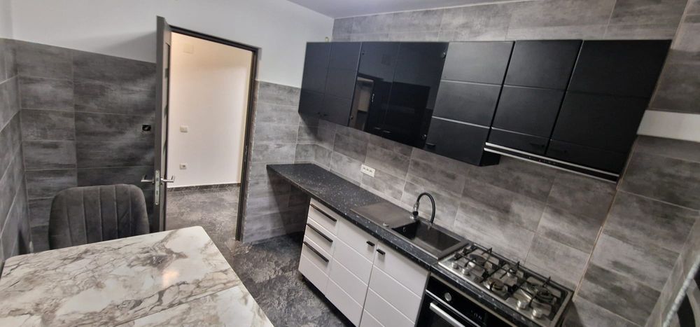 Vând apartament Insuratei