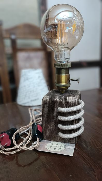 Настольная лампа.Светильник.