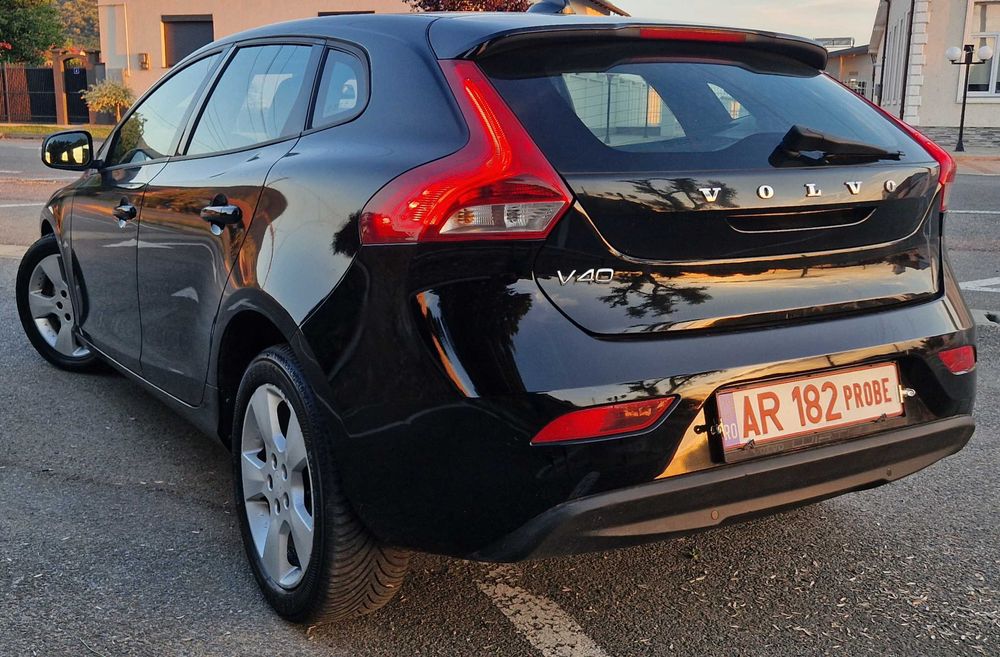 VOLVO V40 2015 — imagine 4