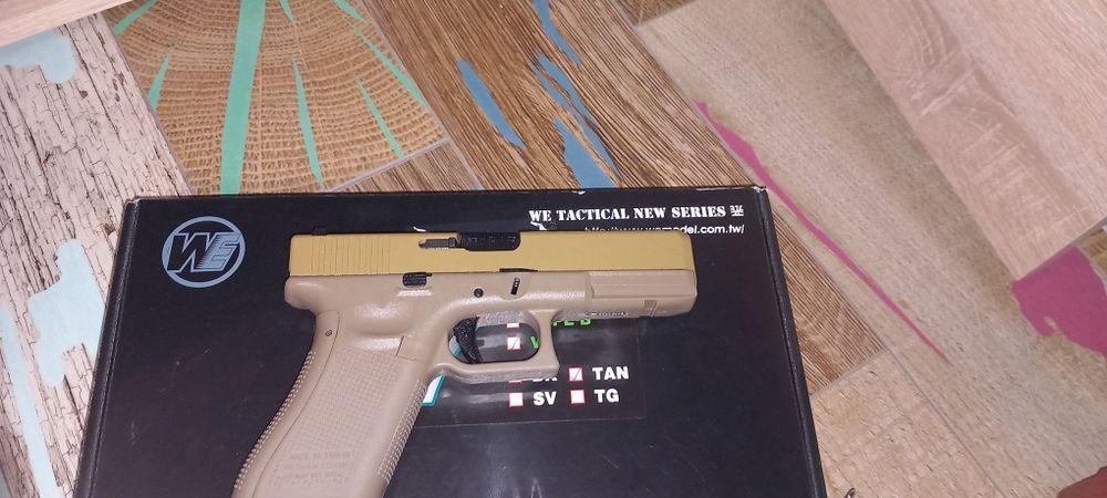 Продавам ерсовт пистолет глок 17