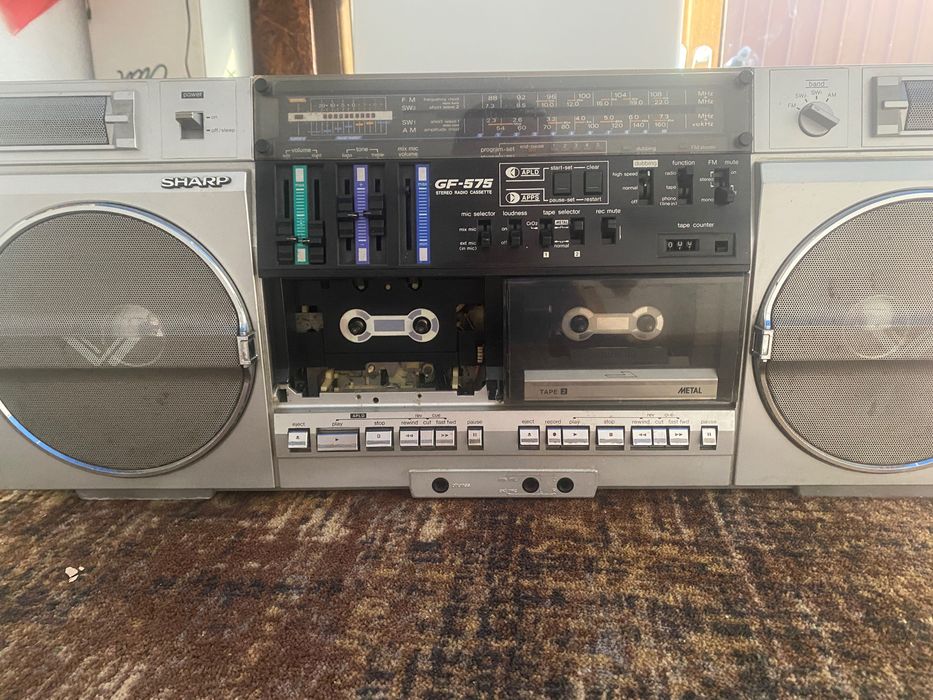 Radiocasetofon Sharp GF 575