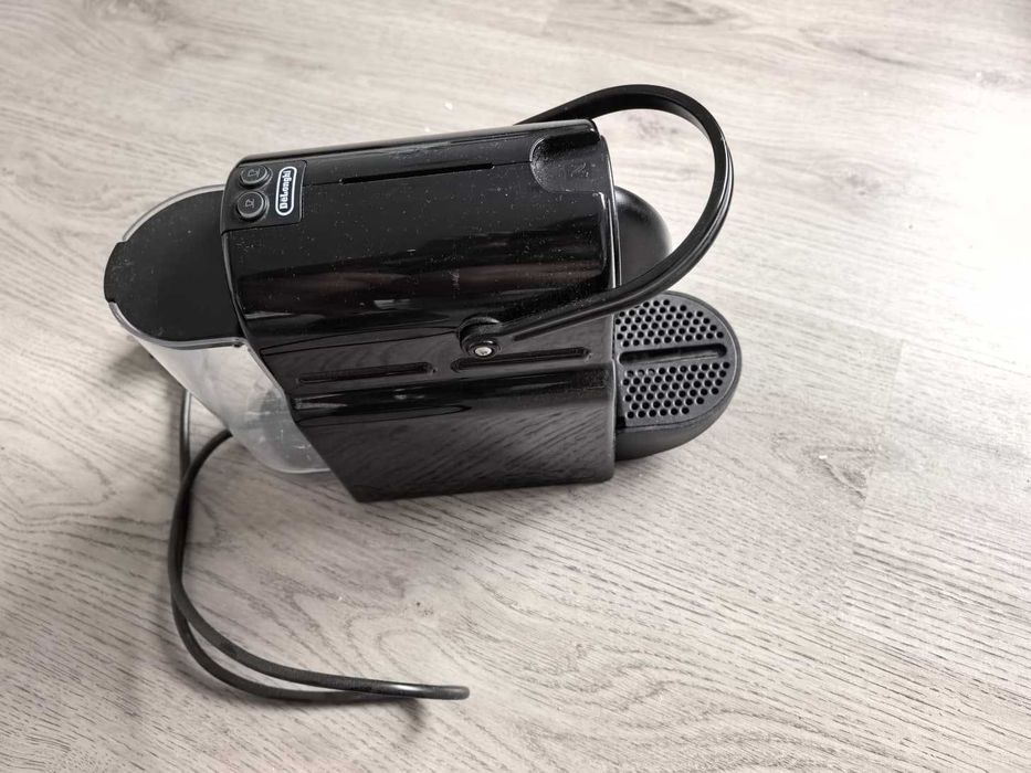 Espressor Nespresso De’Longhi Inissia – aparat cafea cu capsule
