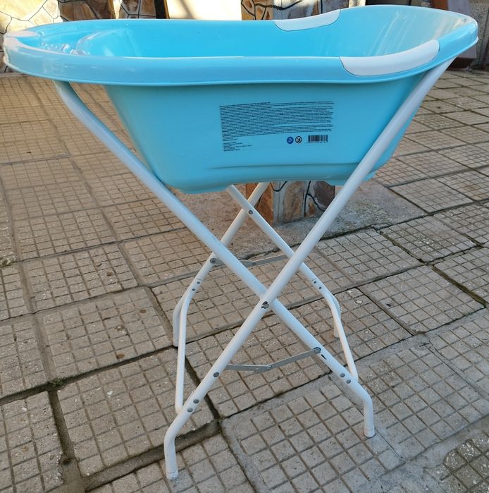 Вана със стойка за къпане на бебе