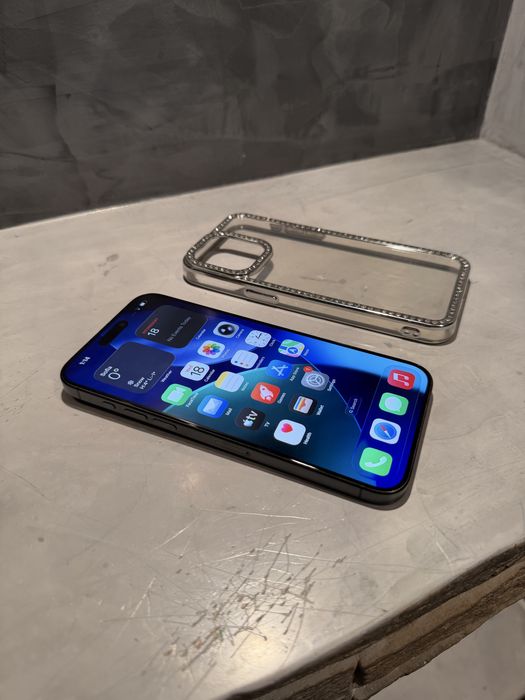 КАТО ЧИСТО НОВ Iphone 15 Pro Max 256 GB Black Titanium