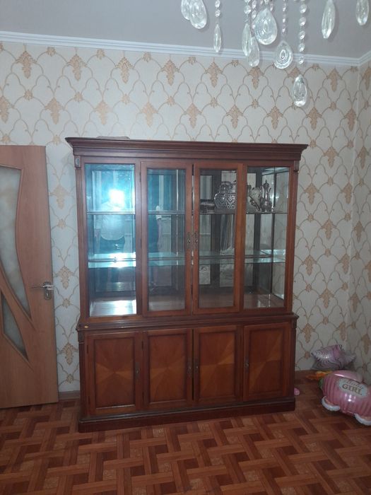 Продам Сервант или шкаф для зала