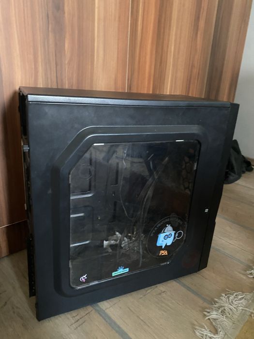 Carcasa pc gaming