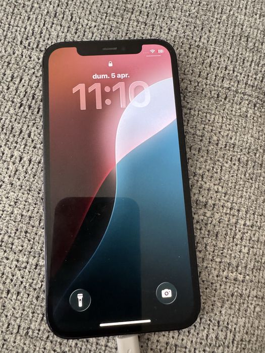 Iphone 12 simplu ….