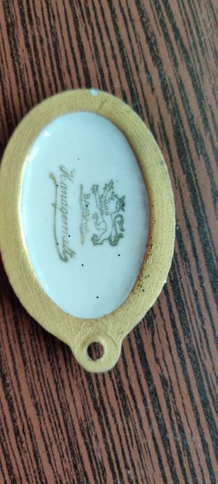 Pandantiv din portelan Bavaria pictat manual scena Fragonard