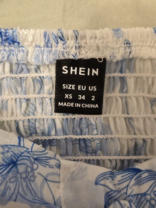 Vand bluza cu umerii goi