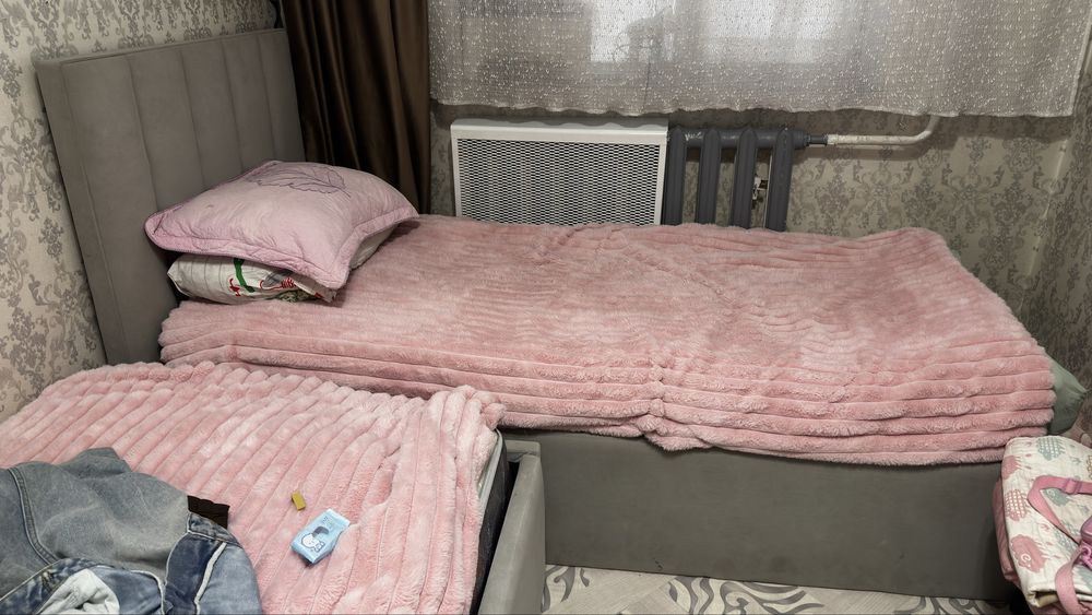 Срочно продам кровать спальное место 90/200