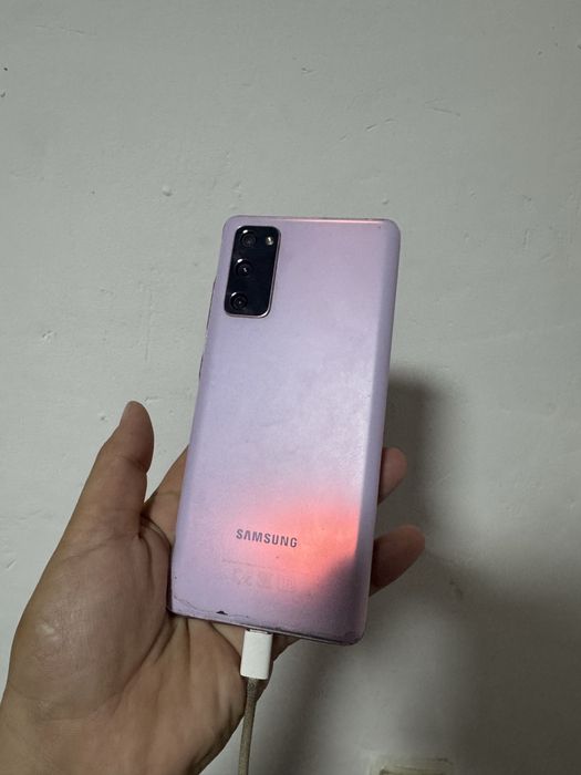 Samsung S20 FE продам