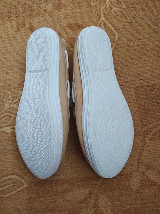 Нови дамски обувки - номер 38