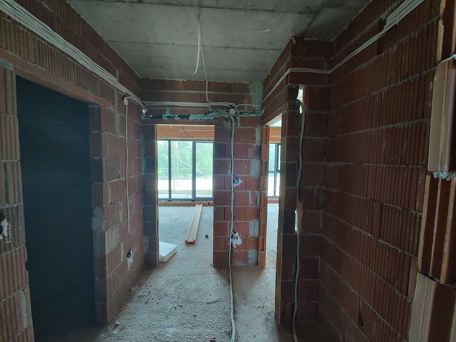 Продава се Двустаен апартамент в Пловдив, Кършияка - 65 кв.м за 1537 €/кв.м - Снимка #2