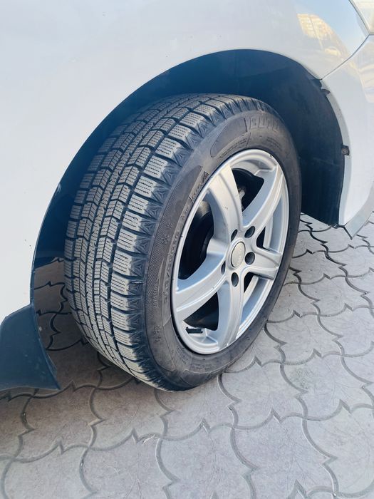 Тойота аурис королла