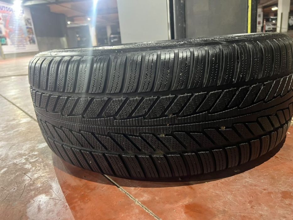 Продам шины Hankook 255/40R21.