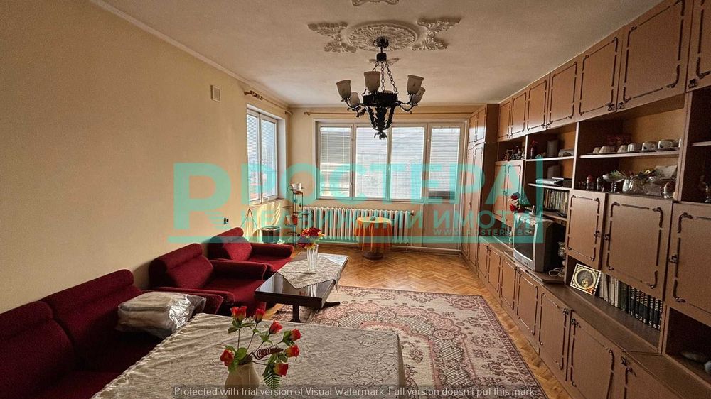 Многостаен Етаж от Къща - кв. Вароша