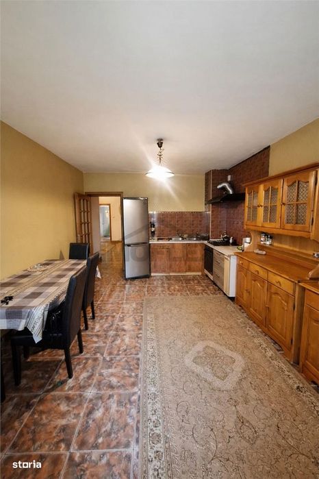 Casa de inchiriat, 200mp, 5 camere, cu parcare, zona Dorobantilor, car