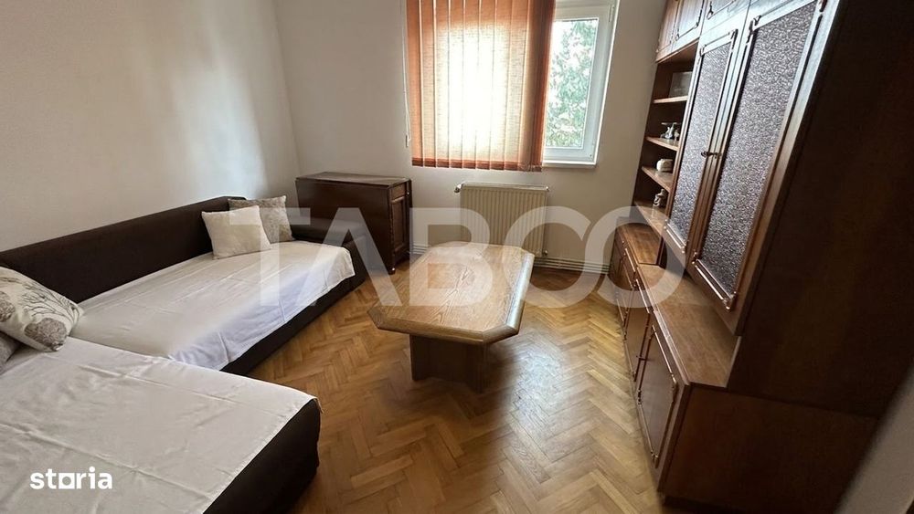 Apartament 4 camere etaj intermediar cu pivnita zona Strand Sibiu