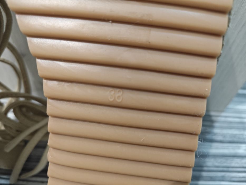 Дамски сандали на платформа