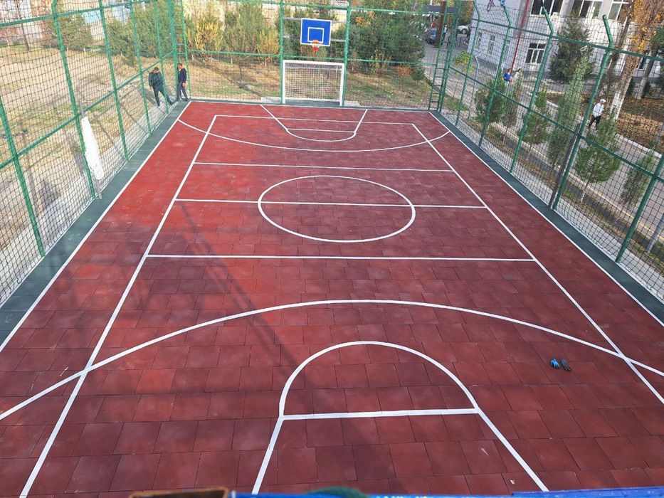 Rezina pokritiya sport stadionlari uchun maxsus voleybol basketbol